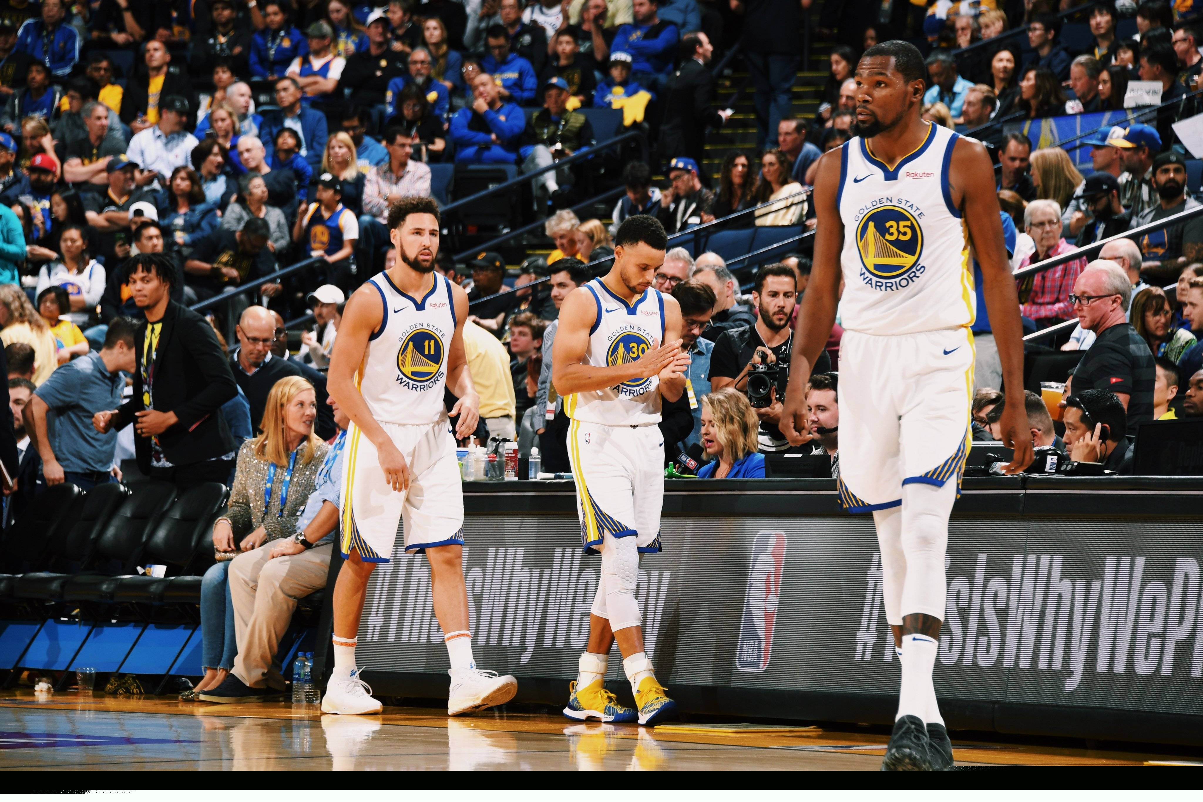 半场战报：海牛1-0三镇，兰克尔-泽补射得分（半场速报：海牛暂1-0领先三镇，兰克尔-泽补射建功）