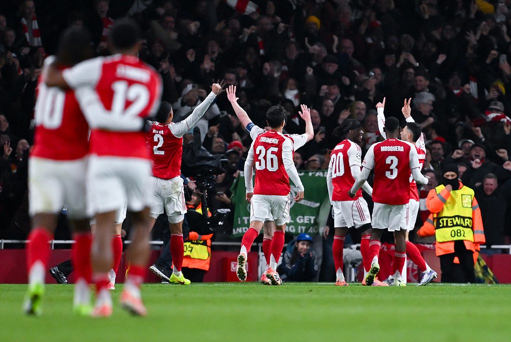 就在今天，12月8日凌晨！中超传来了青岛西海岸、武汉三镇和海港的新消息（12月8日凌晨，中超最新消息：青岛西海岸、武汉三镇与海港传来新动向）