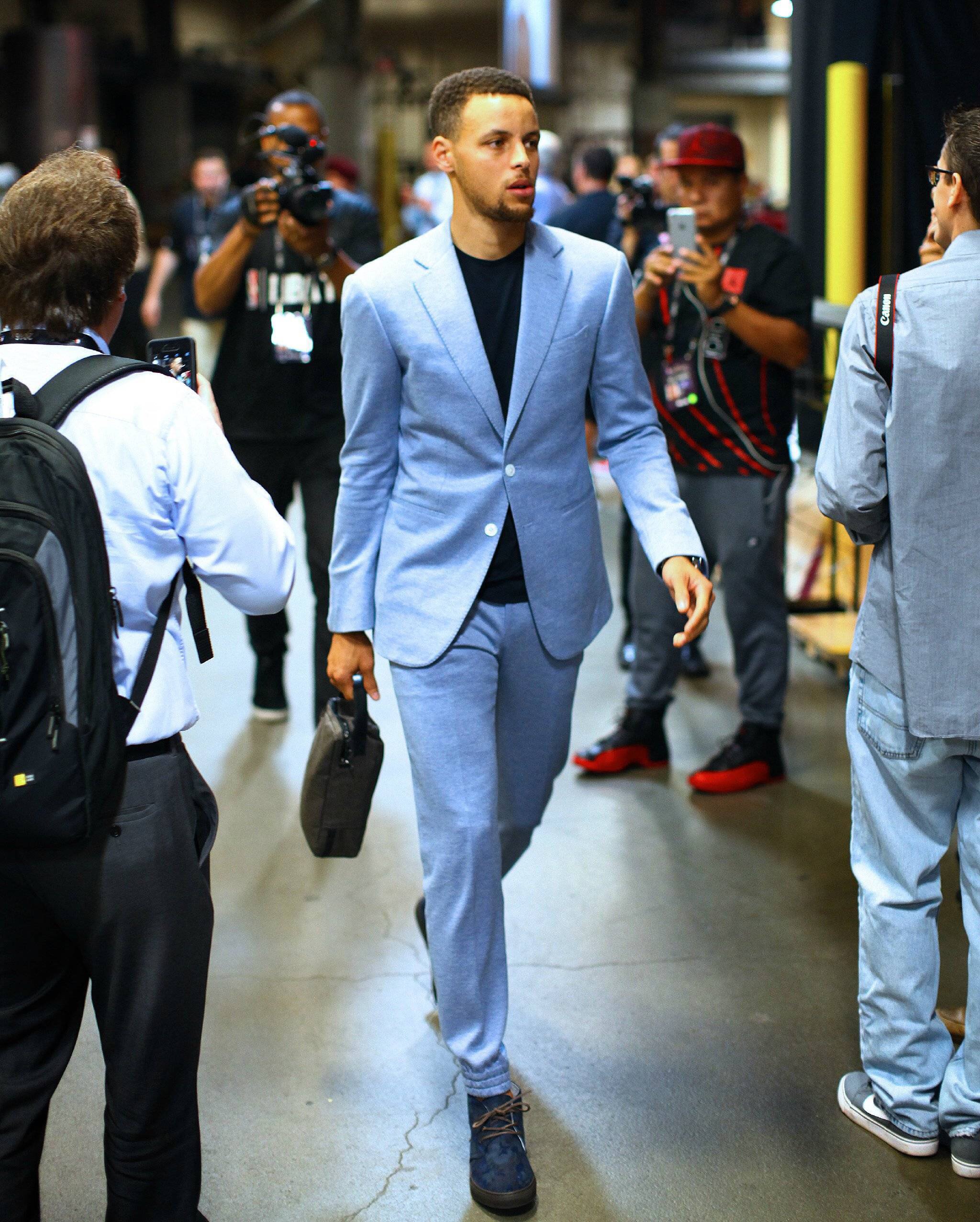 穆帅：那不勒斯伤病多？别逗我笑了，我们的伤缺才让我发愁（穆里尼奥：别拿那不勒斯伤病说事，我更愁我们这边的伤缺）