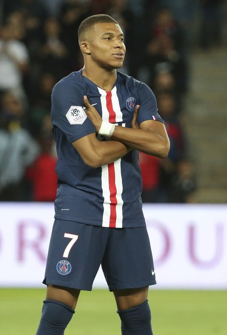 意天空：国米前锋博尼身患流感，将缺席对阵比萨的比赛（意天空：国米前锋博尼因流感缺席与比萨之战）