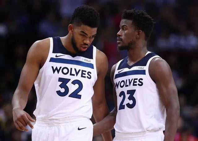 官方：泽林斯基战维罗纳轰出的世界波当选意甲11月最佳进球（意甲官宣：泽林斯基对阵维罗纳的惊艳世界波当选11月最佳进球）