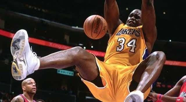 阿斯：皇马绝不会通过竞价来引援中卫，专注于合同到期的球员（阿斯报：皇马不参与中卫竞价，锁定合同到期球员）