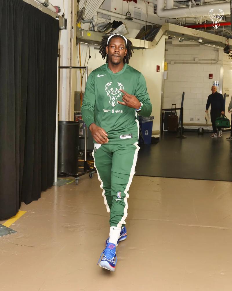 球队赛后合练照片曝光，专注备战（赛后合练照流出，球队全力备战）