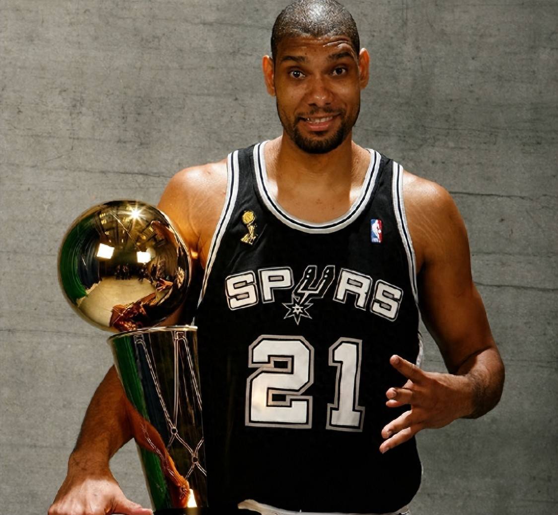 连输埃因霍温、本菲卡，那不勒斯队史首次遭遇欧冠客场连败（欧冠客场先后负于埃因霍温、本菲卡 那不勒斯队史首度遭遇连败）