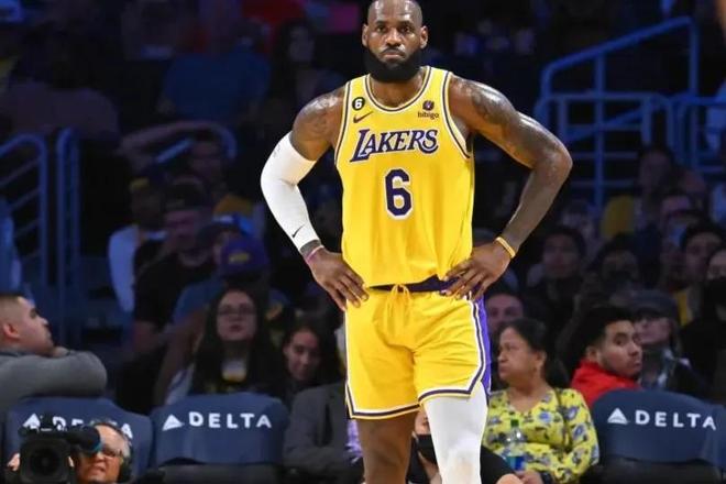 扎戈：托蒂睡觉打呼噜还说梦话；吐西蒙尼口水是因他故意挑衅（扎戈回忆：托蒂睡觉打呼还爱说梦话；对西蒙尼吐口水因其刻意挑衅）