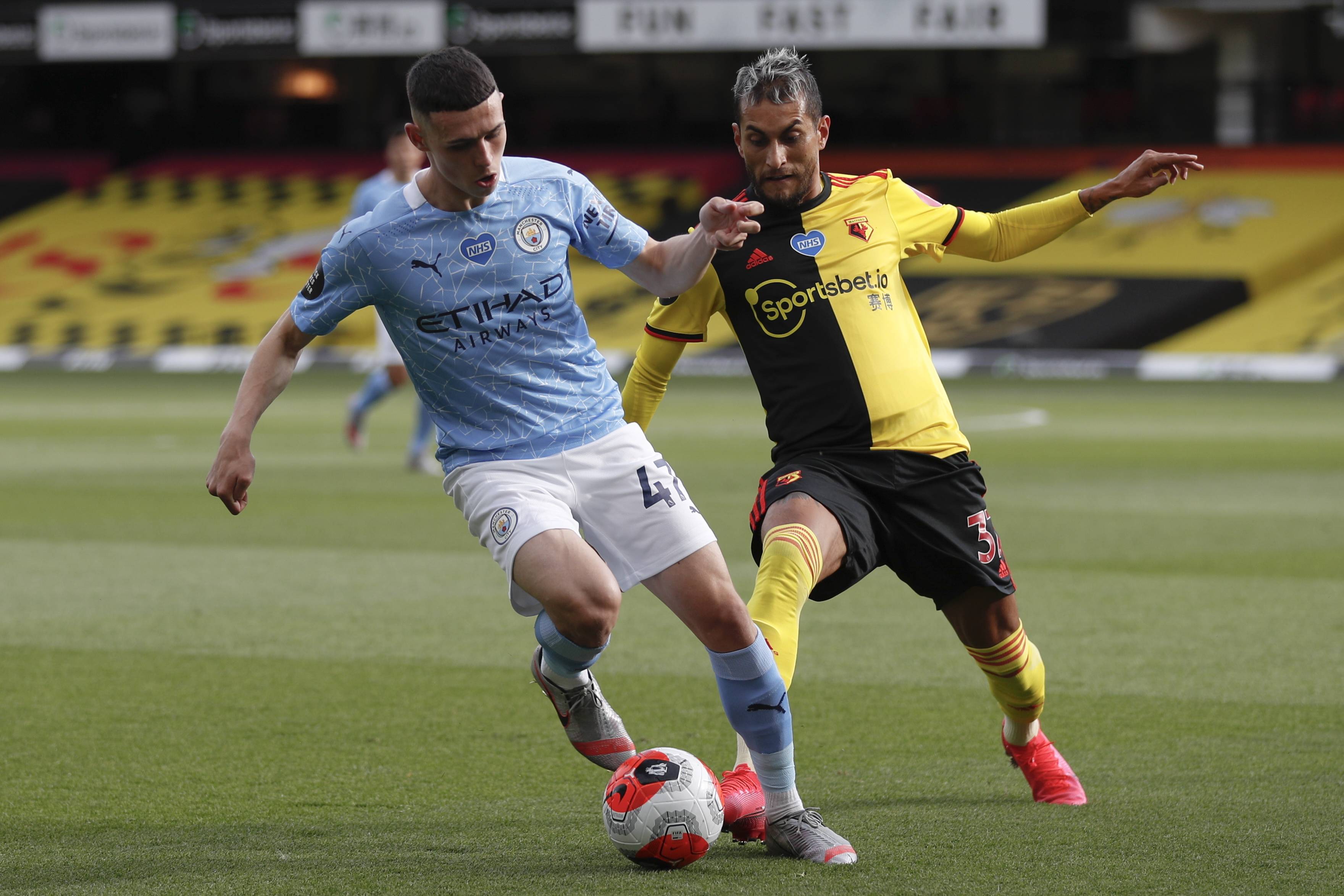 荷兰vs立陶宛：范戴克、德利赫特、哈维-西蒙斯首发（荷兰对阵立陶宛：范迪克、德里赫特、哈维-西蒙斯领衔首发）