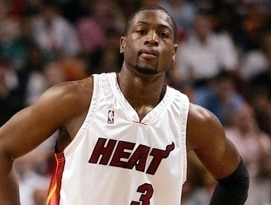 中外选手同台竞技！内蒙古国际大众短道速滑公开赛鸣枪（内蒙古国际大众短道速滑公开赛开幕！中外冰上健儿同场角逐）