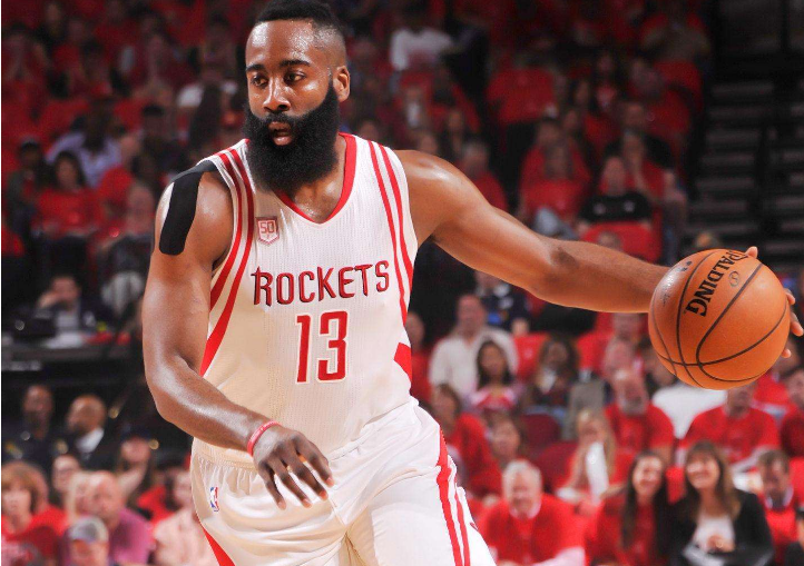 中超11月最佳球员候选：法比奥领衔，王燊超、吴曦、侯森在列（中超11月最佳球员候选出炉：法比奥领衔，王燊超、吴曦、侯森入围）