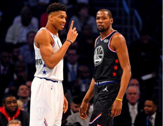 炸翻英超！穆里尼奥弃皇马转投利物浦？3大争议+10亿转会费，红军能逆袭？（英超大地震：穆里尼奥离开皇马改投利物浦？三重争议叠加+10亿豪购，红军能否逆袭？）