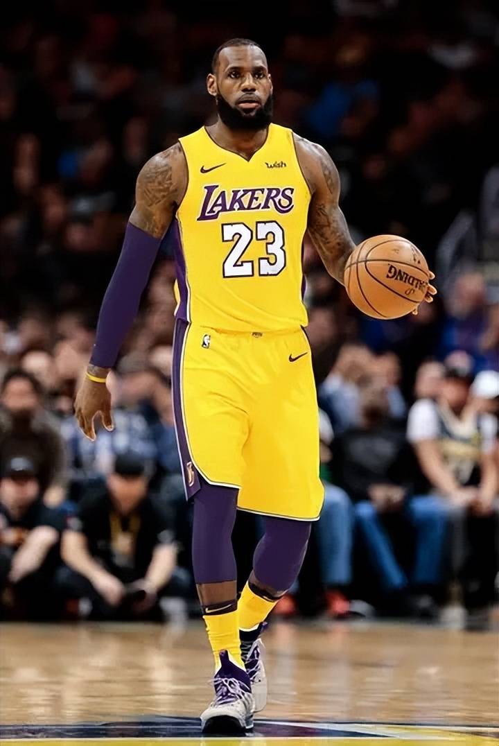 活塞主帅：很惊讶康宁汉姆没获得更多罚球，裁判对他区别对待（活塞主帅质疑判罚：惊讶康宁汉姆罚球偏少，疑遭裁判区别对待）